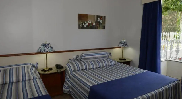 Трёхместный номер Standard Hotel Colonial Plaza