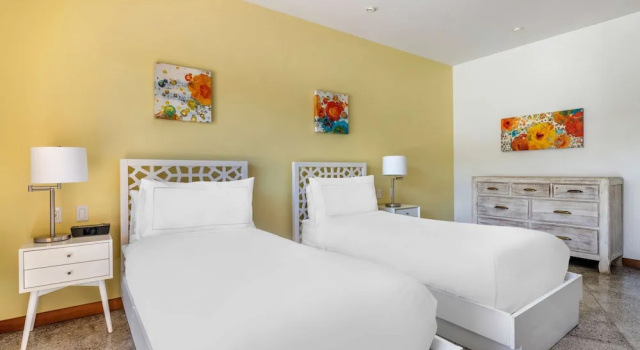 Шестиместный номер Standard с 3 комнатами Hilton Grand Vacations Club Palm Desert