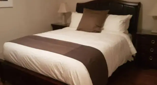 Two-Bedroom Apartment Sweet #4 by Amazing Property Rentals