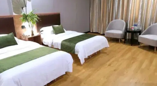 Семейный люкс GreenTree Inn Yixing Zhangzhu Express Hotel