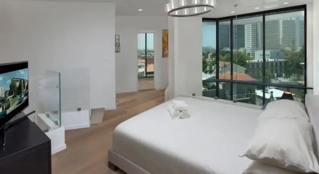 Deluxe Loft 2BR White City by HolyGuest