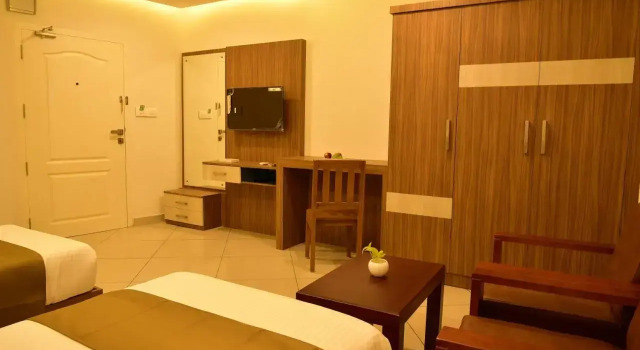 White Suite Hotel