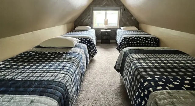 Standard Zimmer Chinook Wind Cabins