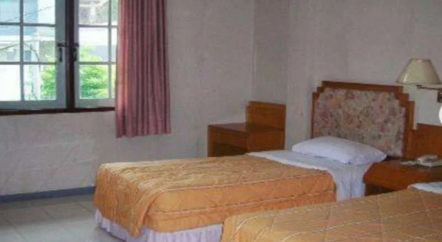 Savira Guest House, Réserver Maison d'hôtes Bendulmrisi Java oriental