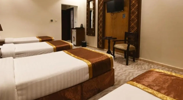 Четырёхместный номер Standard Retaj Inn Hotel