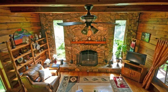 Cherokee Creekside Cabin