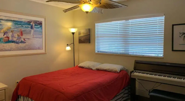 Коттедж с 2 комнатами Bayshore Yatch Tennis Condo 2br 3 beds, Walking Distance to Beautiful Quite Beach