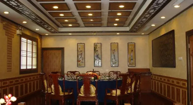 Jinjiang Grand Hotel, Book Hotel Hoteller i Tangshan med pool, Swimmingpool
