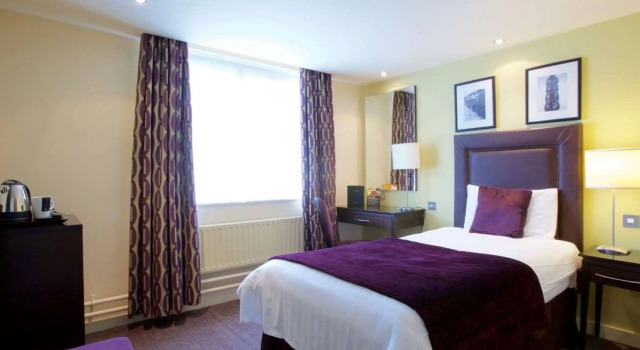 Manchester Airport Stanley Hotel by Belvilla