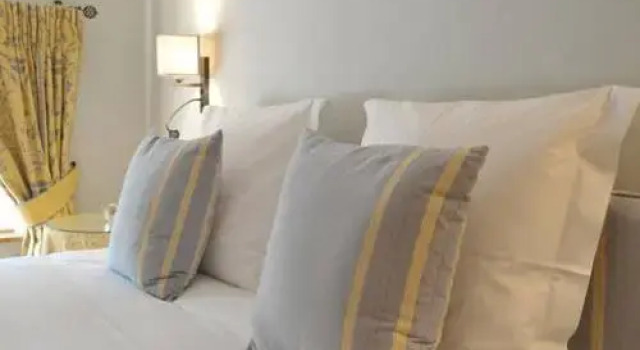 Auberge Du Moulin Hideux, Book Hostel / Vandrerhjem Hostels i Ardennes Belge, Hostel / Vandrerhjem