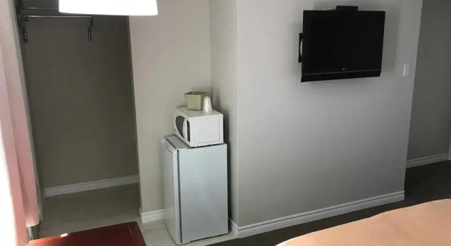 Четырёхместный номер Standard The Auberge Inn
