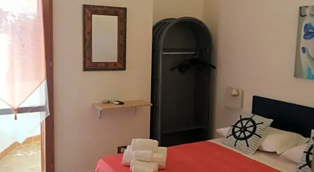 Le Rocce Holiday Rooms, Book Bed and Breakfast Hotels in Sicily with Parking, Parking
