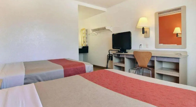 Четырёхместный номер Classic Motel 6-San Angelo, TX
