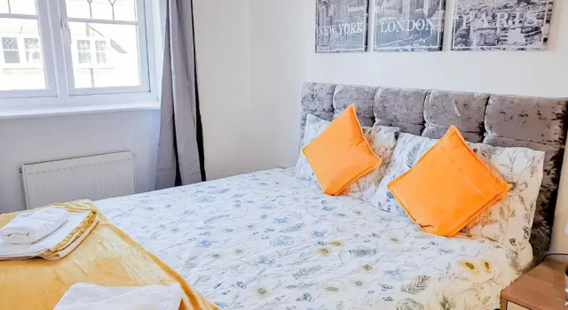 Airport Lounge - 3 Bed - 6 Persons, Забронировать Отель Отели Манчестера с парковкой, Парковка