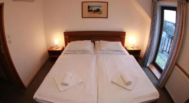Hotel St.Florian Sturovo, Rezervovat Hotel Hotely v Nitriansky kraj s parkováním, Parkování
