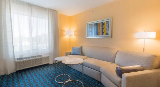 Люкс Fairfield Inn & Suites by Marriott Gaylord