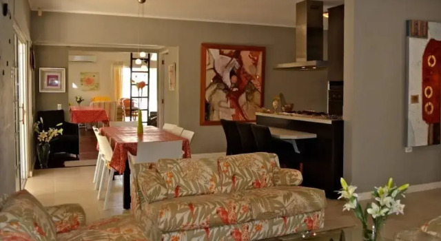 Parrot Villa