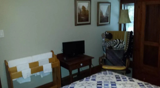 Riverside Caygeon B&B, Varaa Bed and Breakfast  
