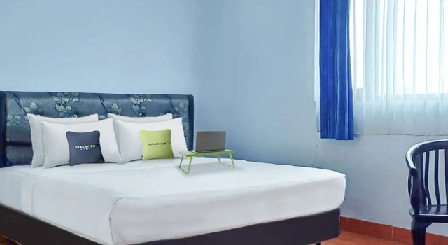 Urbanview Hotel Istana Bangun Jagad Indramayu by RedDoorz, Book Hotel Singaraja West Java