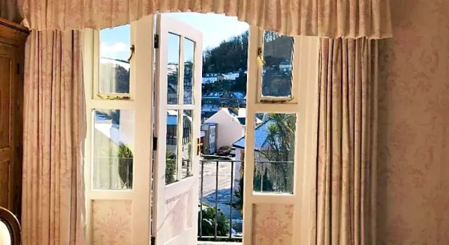 Двухместный номер Standard с балконом Lee House