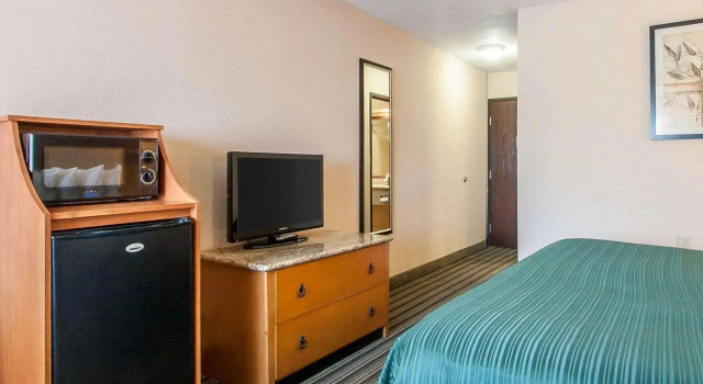 Двухместный номер Standard Econo Lodge Inn & Suites Centerville