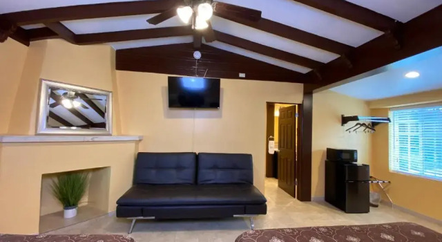 Люкс Deluxe El Patio Inn - Near Universal Studios Hollywood