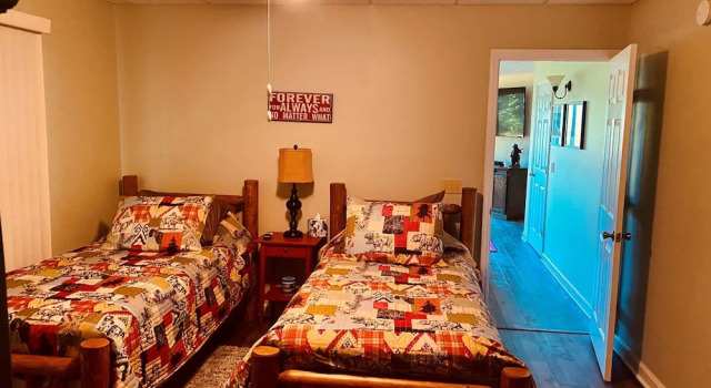 Bear's Mountaintop Views 3 Bedroom Chalet by RedAwning, Rezerwuj Chalet Robbinsville 
