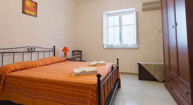 Le Case di Mamma Carmela, Book Hotel Hotels & Accommodations in Ustica, Hotel