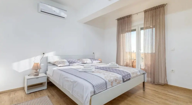 Amazing Home in Sikici With 4 Bedrooms, Wifi and Outdoor Swimming Pool