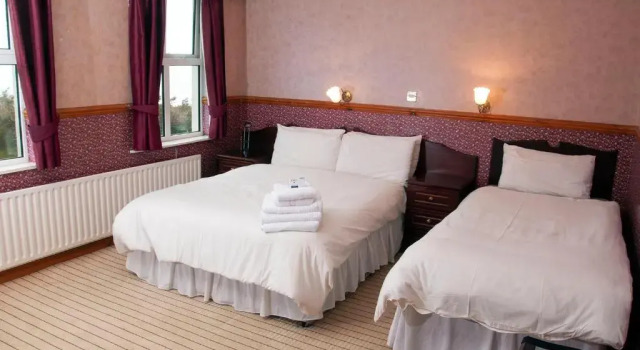 The Strand, Dugort Achill, Prenota Hotel  