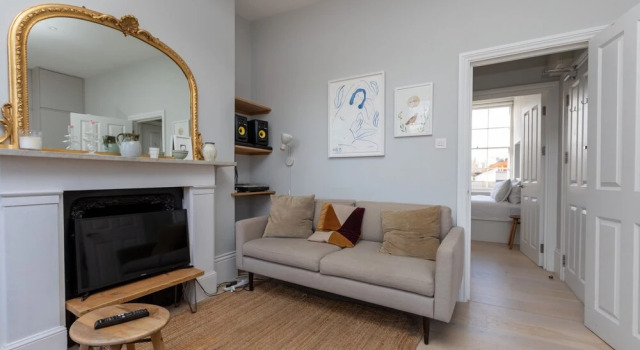 Beautiful and Light 1 Bedroom Flat Near Hackney Central, Забронировать Отель Отели Англии 3 звезды, 3*