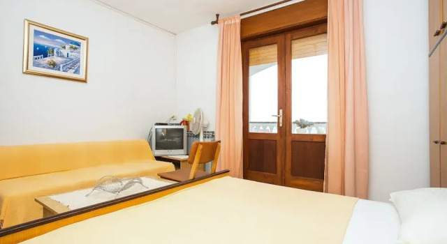 Apartments Marija, Prenota Appartamento Hotel a Isole Quarnerine con parcheggio, Parcheggio