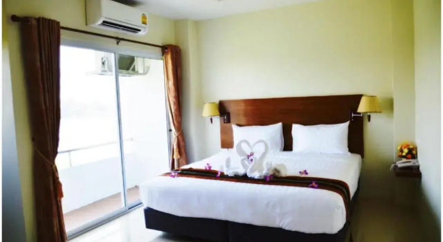 Двухместный номер Deluxe Chaophayathara Riverside Hotel