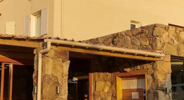 Hotel Le Ressac, Varaa Hotelli Belvedere-Campomoro Korsika