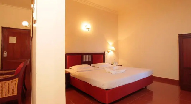 Hotel Silver Crest, Varaa Hotelli Kumily New Delhi