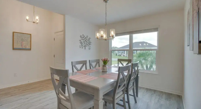 Pool Access: Sleek Home in The Villages w/ Lanai, Book Feriehus Sommerhuse i Wildwood, Hytte