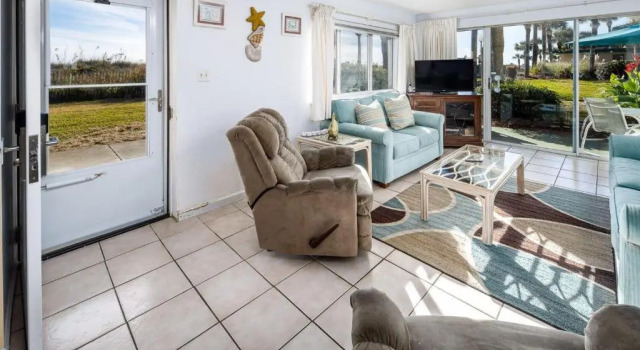 Апартаменты Seaspray Condos 117