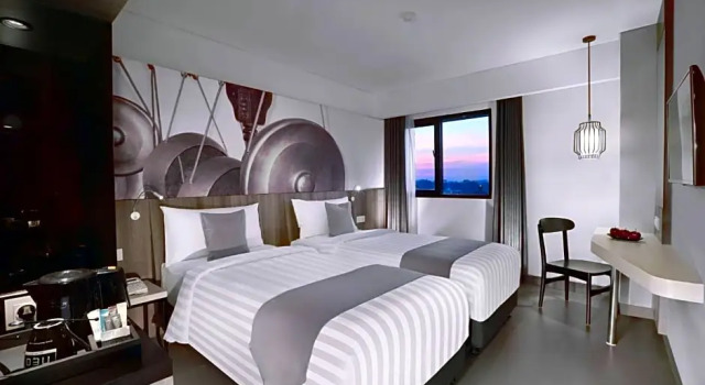Superior Doppel Zimmer mit Poolblick Hotel Neo Malioboro by ASTON