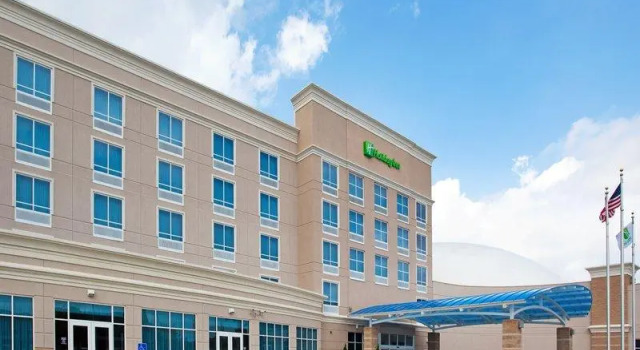Кровать в общем номере Holiday Inn Toledo - Maumee I-80/90 by IHG