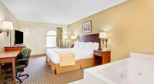 Номер Days Inn & Suites by Wyndham Stockbridge South Atlanta