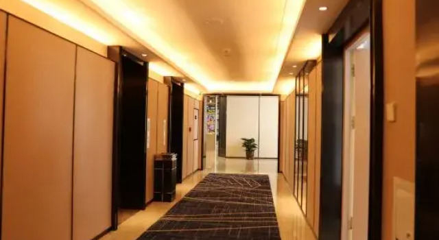 Huashun Hotel, Book Hotel Xilinhot Inner Mongolia