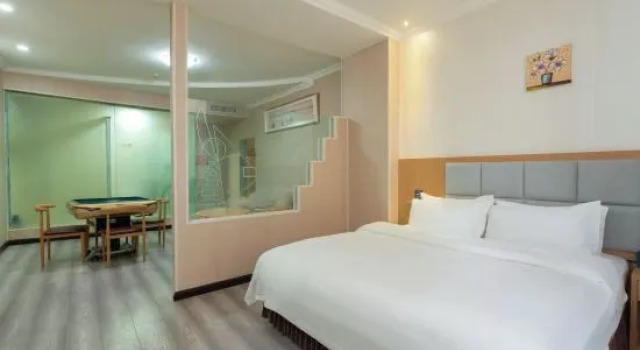 Люкс Superior 7Days Inn Hotel (Guiyang Beijing Road Guiyi Subway Station)