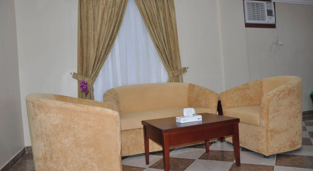 Orchid Suites 3, Забронировать Отель Отели Абха с завтраком, рядом с Agrab Market, Завтраки