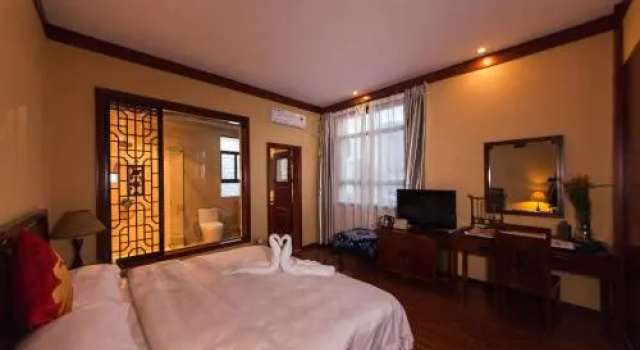 Silver Maple Hotel