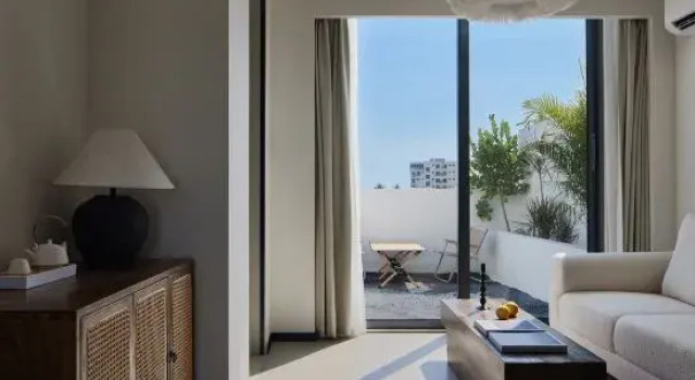 Manyu·Slow Life Net Red Designer Homestay (Sanya West Island Branch), Book Hotel Sanya Hainan