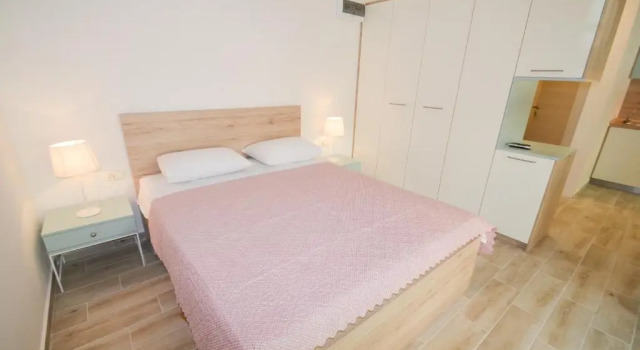Guesthouse Grotta Di Nicola, Boek Hotel Dobrota 