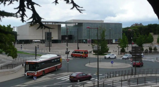 Апартаменты Charmant studio Vieux Mans / centre
