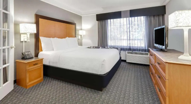 Двухместный номер Deluxe La Quinta by Wyndham Dallas - Addison Galleria
