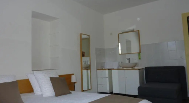 Трёхместный номер Standard Hotel du Marche