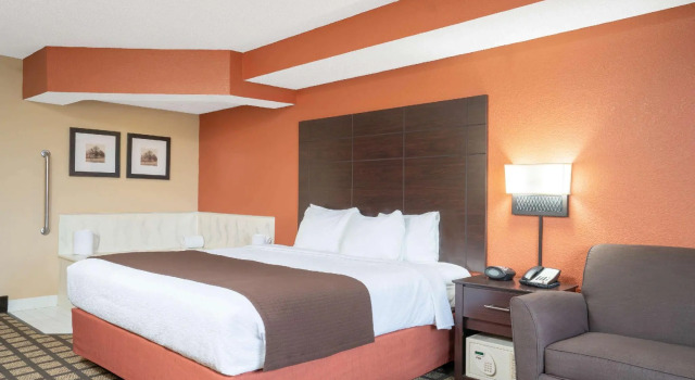 Двухместный люкс Baymont by Wyndham Lakeville